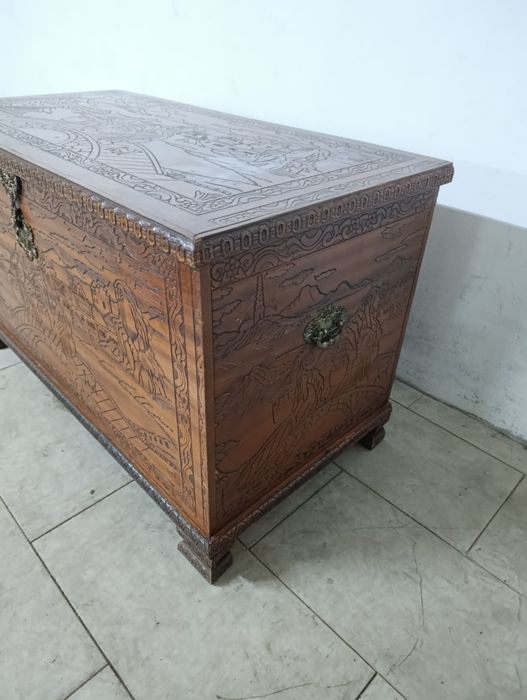 Arca em madeira para arrumação