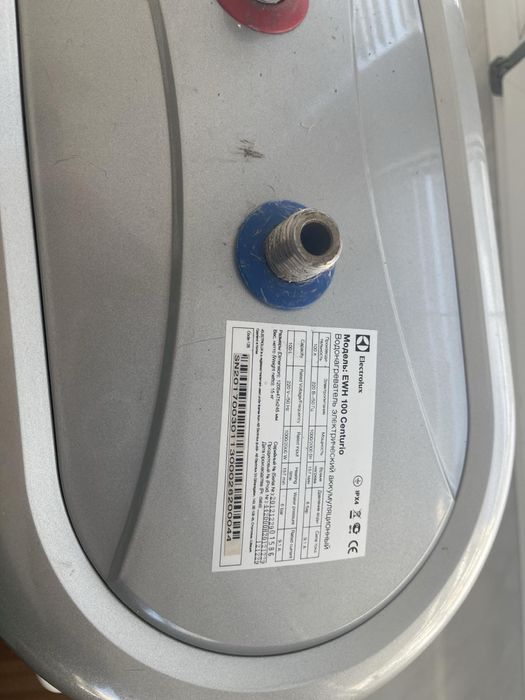 Продам бойлер 100л