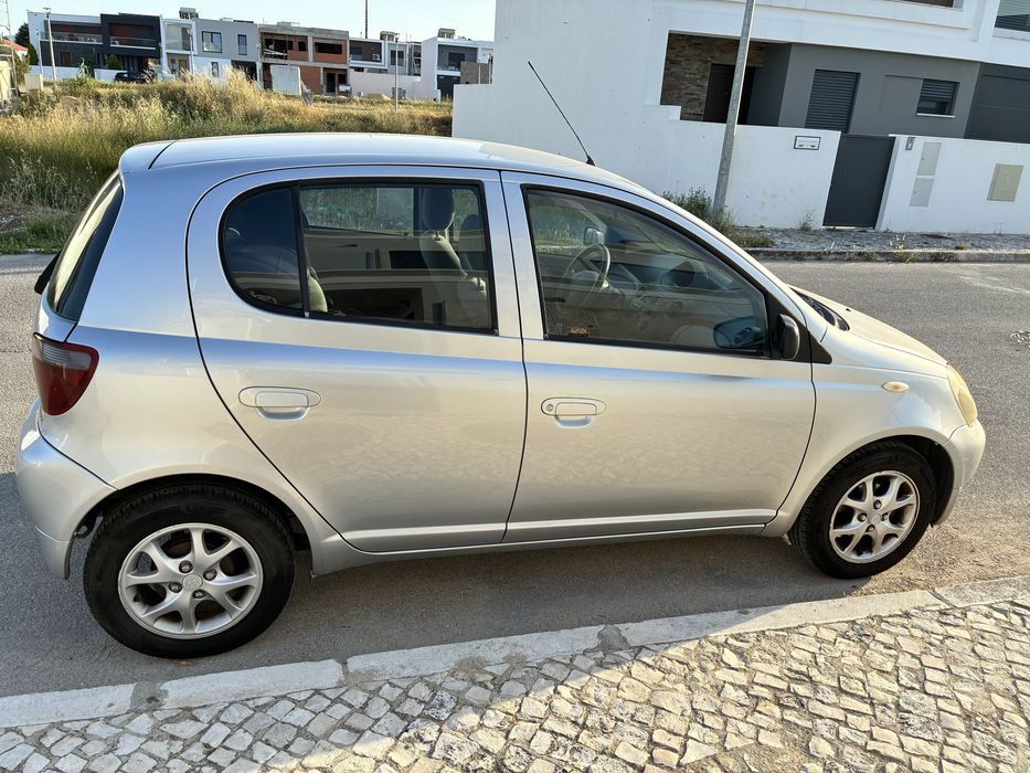 Toyota Yaris 2000