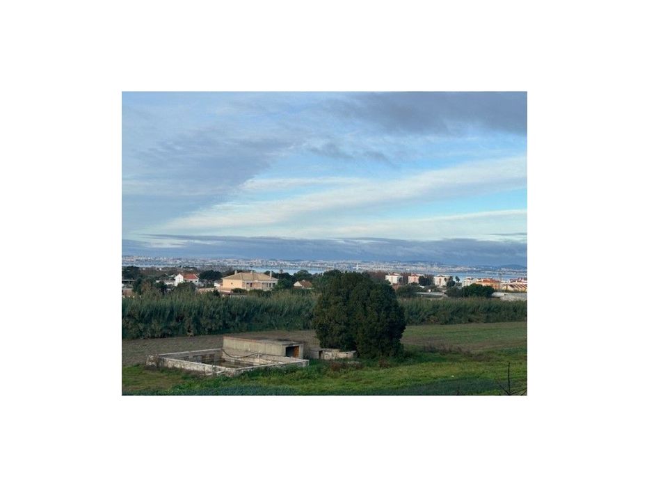 Alcochete - Terreno Misto, Com Possibilidade De Construção