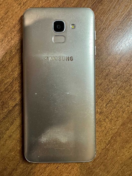 samsung SM-J 600F