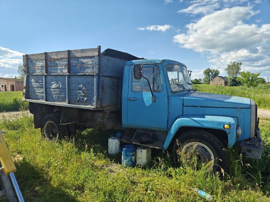 ГАЗ Самосвал село Левковичі вишгод.обл.