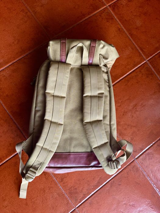 Herschel retreat 23L