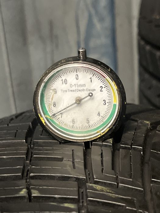 *Opona Continental 225/40/18 para