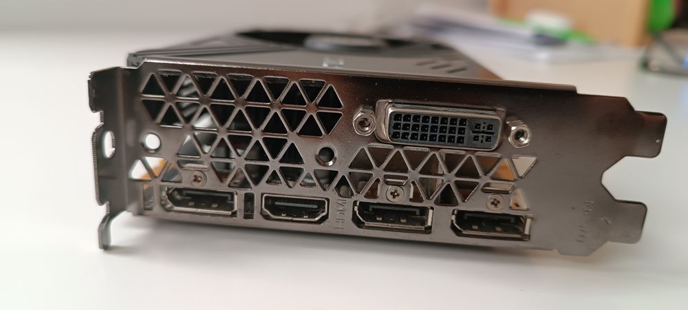 Placa de vídeo ZOTAC GTX 960 4GB 128BIT em funcionamento