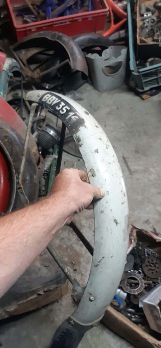 Błotnik wsk 125 175 przód gil.