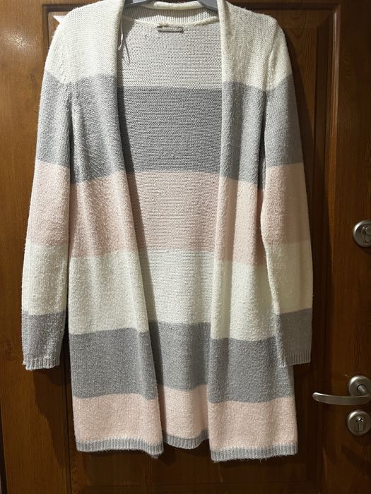 Sweter w pastelowe pasy