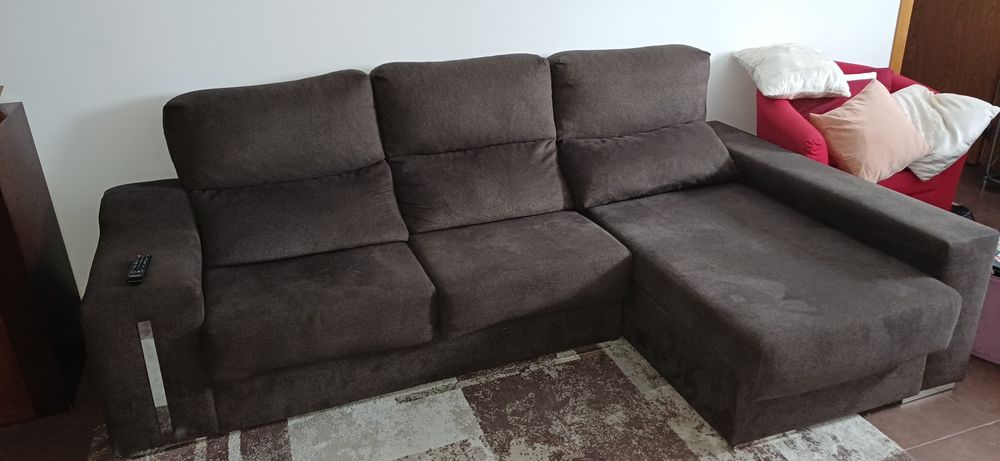 Sofá com chaise longue