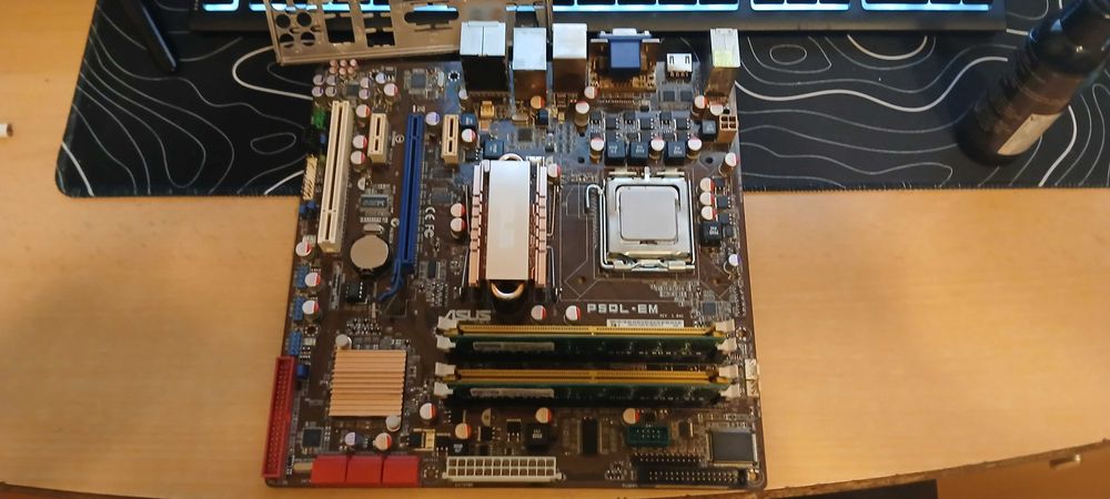 Płyta główna Asus p5ql em/Quad 9400/ram 4 gb