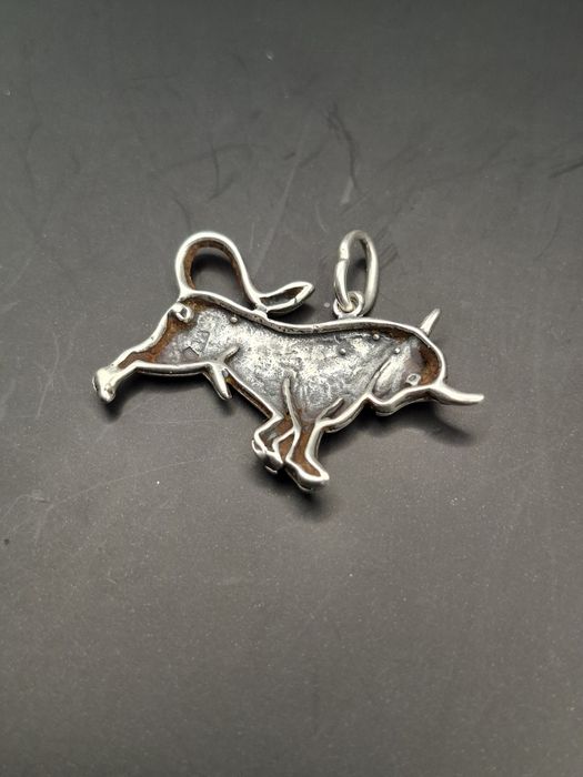 Zawieszka srebro byk