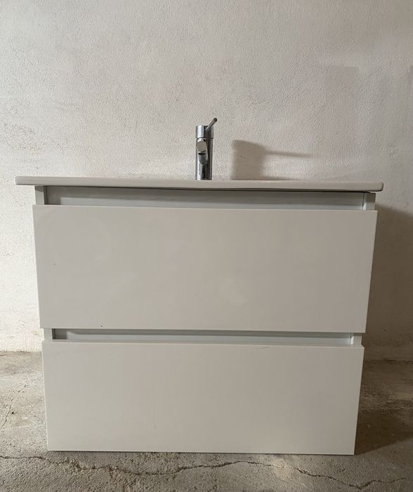 Vende-se , Armario casa de banho