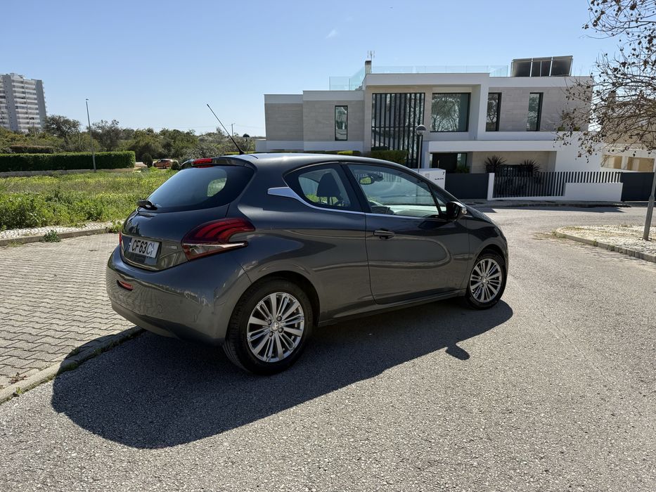 Peugeout 208 1.2 Allure