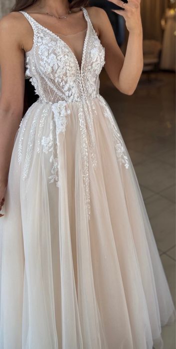 Suknia ślubna (zjawiskowa, biel/beż)