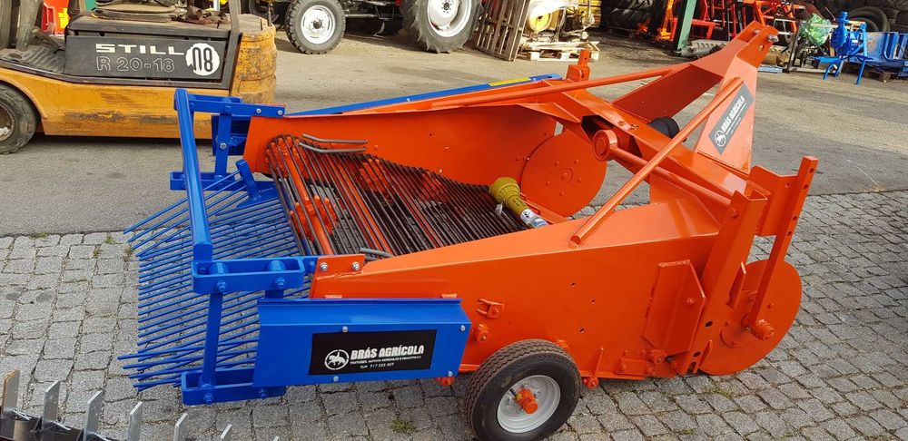 Maquina tirar batatas de duas linhas , arrancador