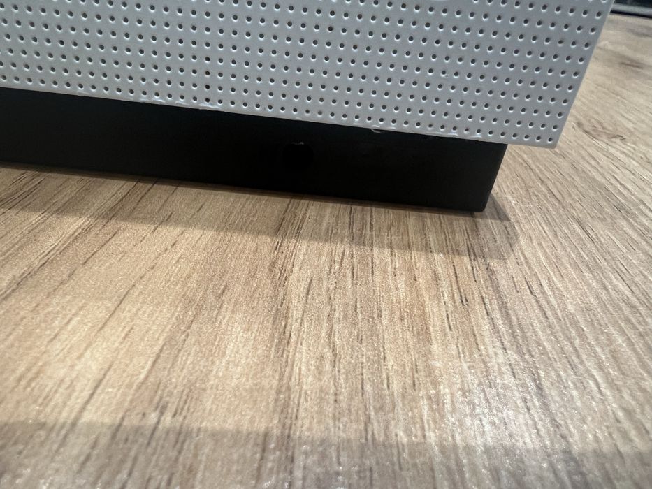 Xbox one s + dwie gry