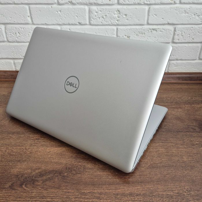Ноутбук Dell Inspiron 5770 17.3" | Intel Core i7-8550U | 16 GB | SSD 256 + 2TB HDD | AMD 4GB
