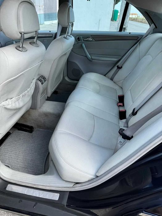 Mercedes-Benz C 220 CDI Avantgarde (Automático)