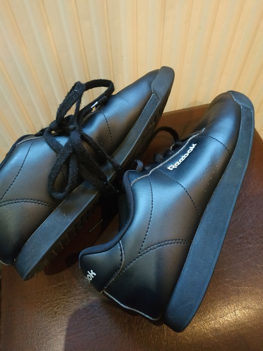 Жіночі кросівки 38 розміру Reebok