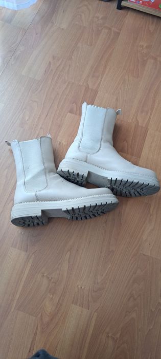 Sztyblety Lasocki beżowe r.39