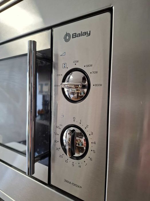 Microondas Balay de encastrar em Inox a funcionar a 100%