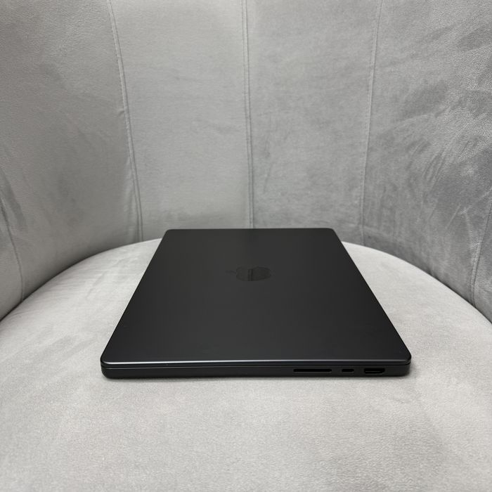 MacBook Pro 14 2024(25) Space Black M4 / 16 ram / 512 ssd