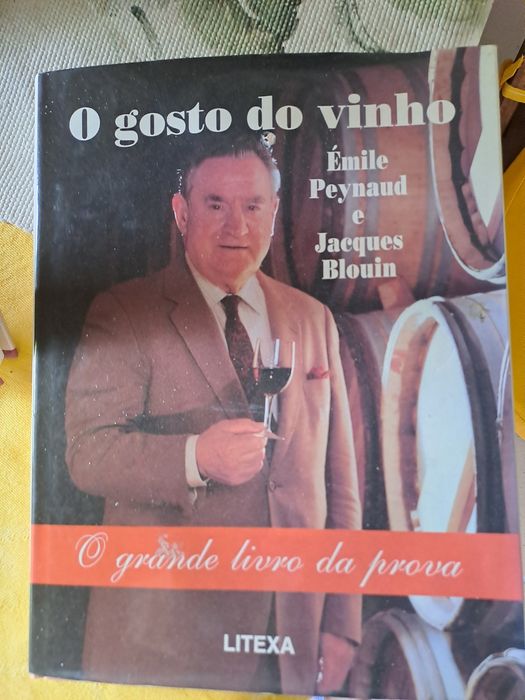 Livro sobre vinhos