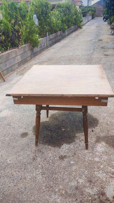 Mesa de jantar extensível