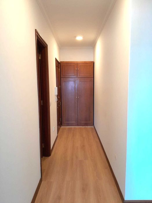 VendoT1 GAIA RENOVADO, Rua da Igreja, Pedroso 60 m2 área construída + garagem (12m2) + arrumos (6 m2)