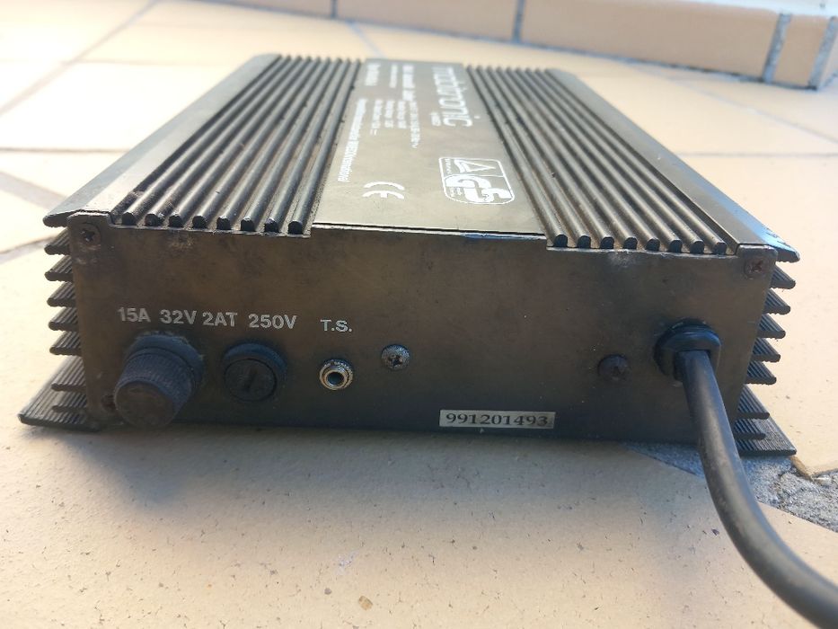 Carregador baterias 12V