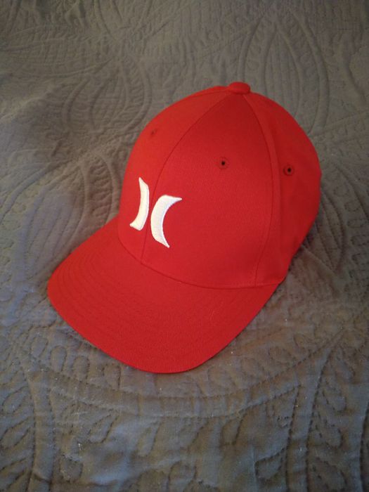 Boné vermelho Hurley