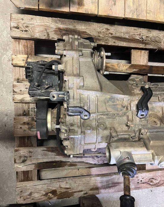 Раздаточная коробка раздатка Toyota Hilux 21-25г. 36100-0K420: 2 300 ...