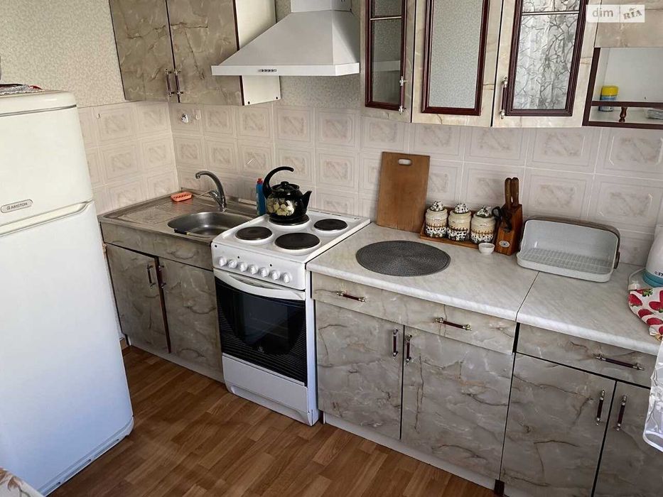 Продам 1-комнатную возле ЖД-вокзал!