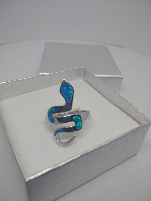 Srebrny pierścionek wąż opalizujący srebro 925 rozmiar 16  461