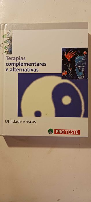 Vários livros de diferentes temáticas e 2 enciclopédias médicas.