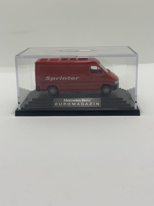 Mercedes Sprinter da Wiking escala 1/87