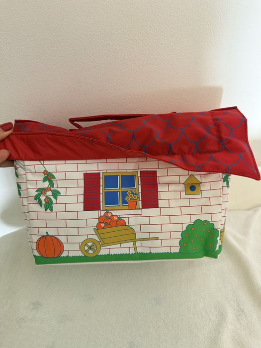 Lancheira com design de casa,