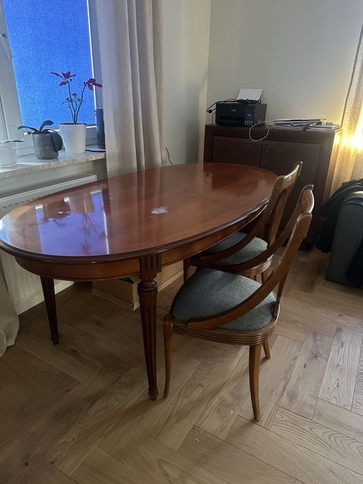 Stół z drzewa wiśniowego