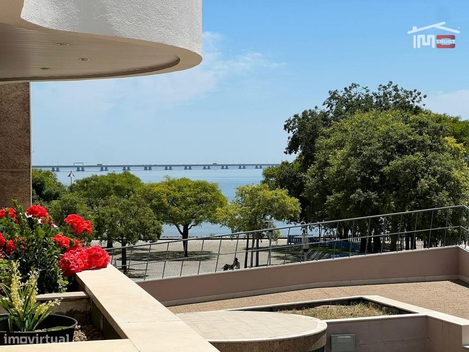 Apartamento T2 Parque das Nações - Varanda e Vista rio coz/equip