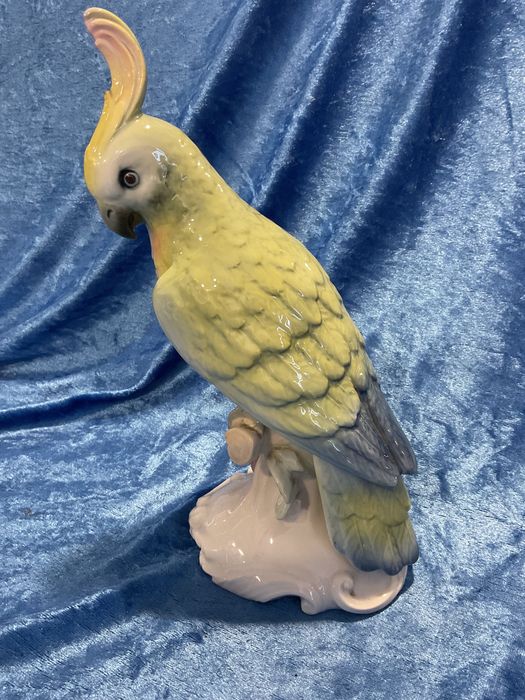 Catatua porcelana vista alegre pintura manual alt 24 cm