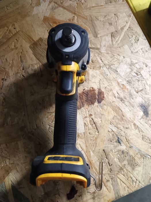 Klucz udarowy DeWalt DCF921