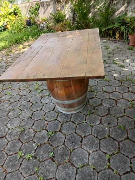 Mesa pipo em castanho