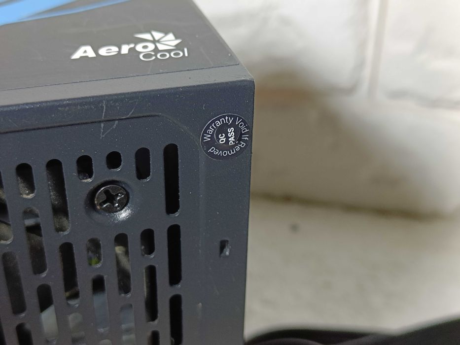 Блок живлення AeroCool LUX 650W 80 PLUS BRONZE ВІДМІННИЙ СТАН 8+8GPU