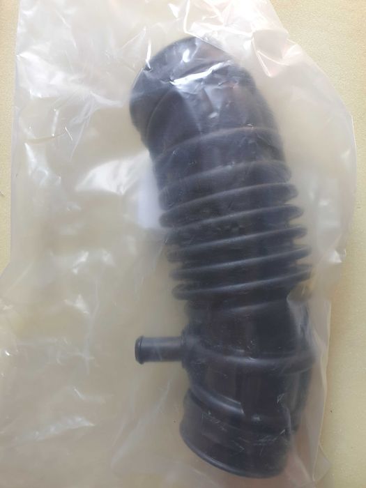 Патрубок воздушного фильтра на Daewoo Lanos 1.5 GM 96182227