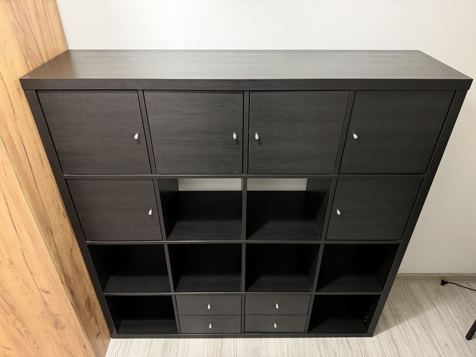 Regał IKEA KALLAX z wkładami