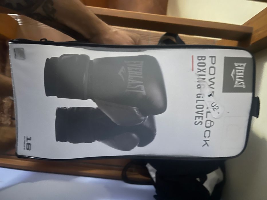 Luvas de boxe 16 oZ novas