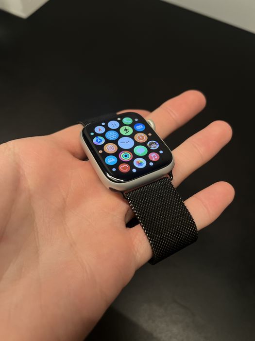 Apple Watch SE 44mm black/silver 100% батарея!