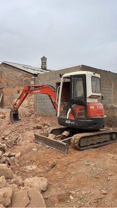 Serviço de Mini Giratoria 3.5t