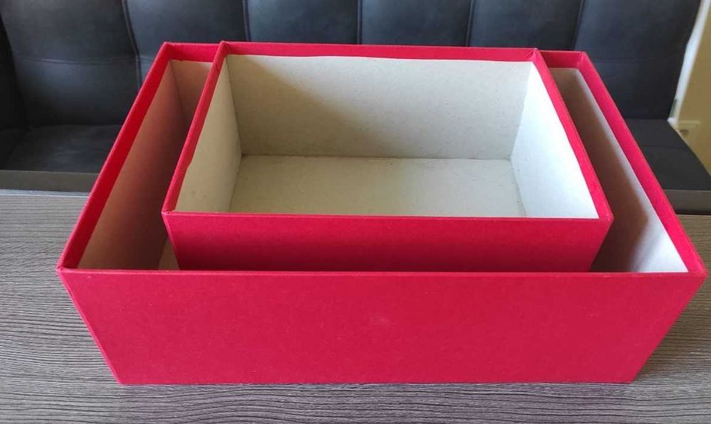 Прямокутні картонні коробки з кришками 32/24/11