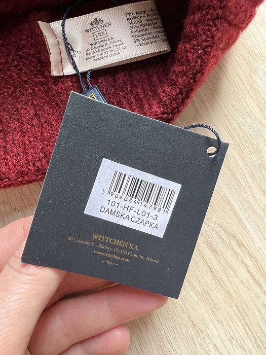 Nowa bordowa damska czapka Wittchen z pomponem i zakładką