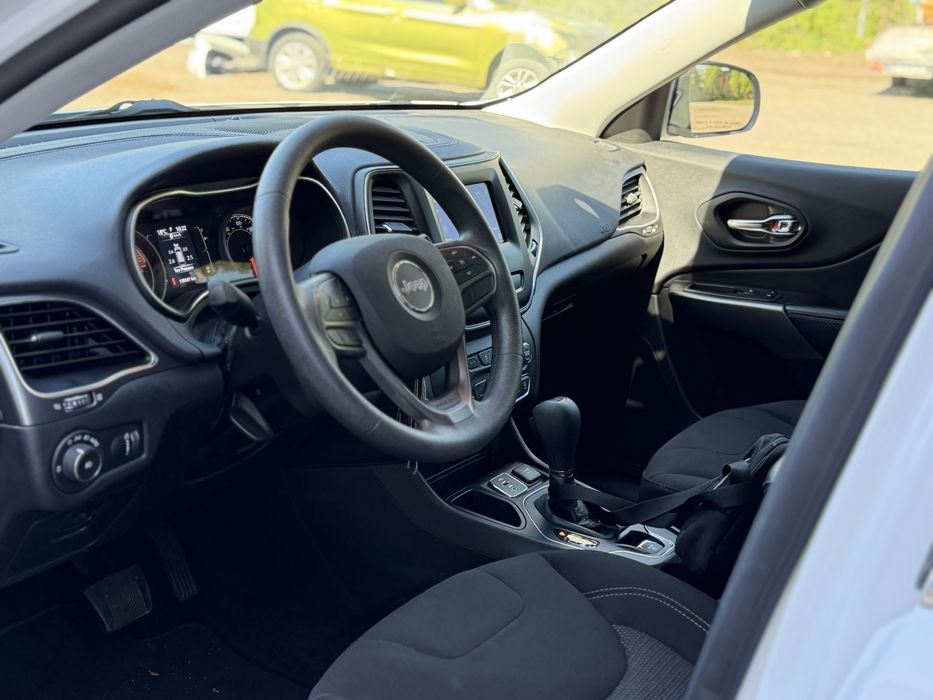 Продам Jeep Cherokee